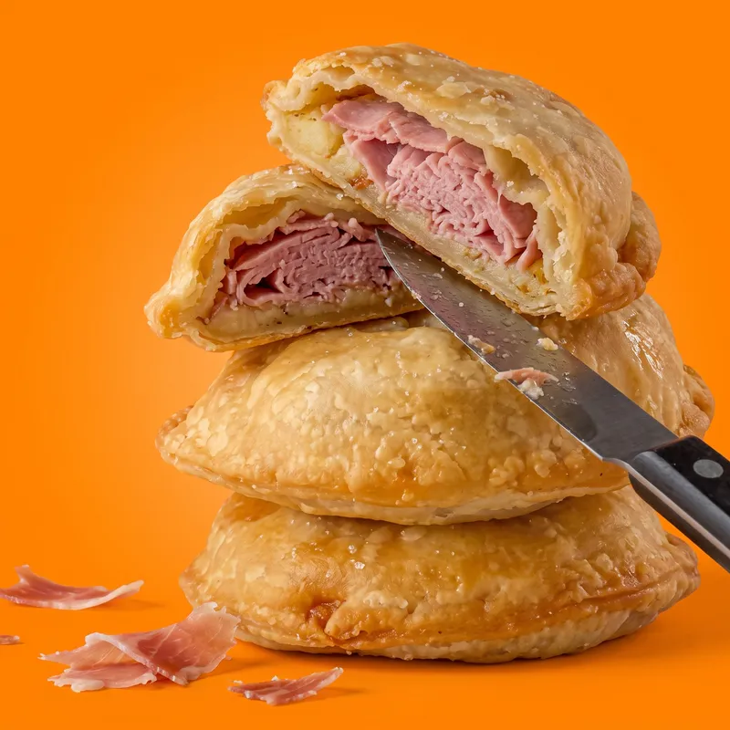 Pastelito de queso con jamón