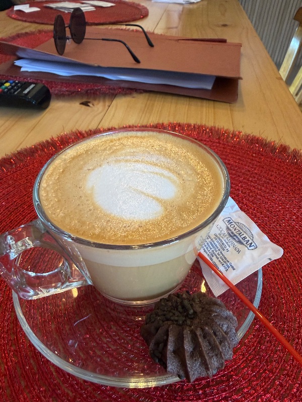 Café Capuchino / Late